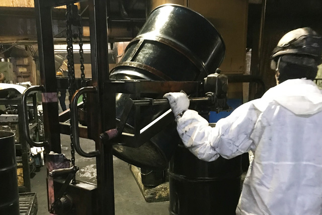 工場機械清掃作業